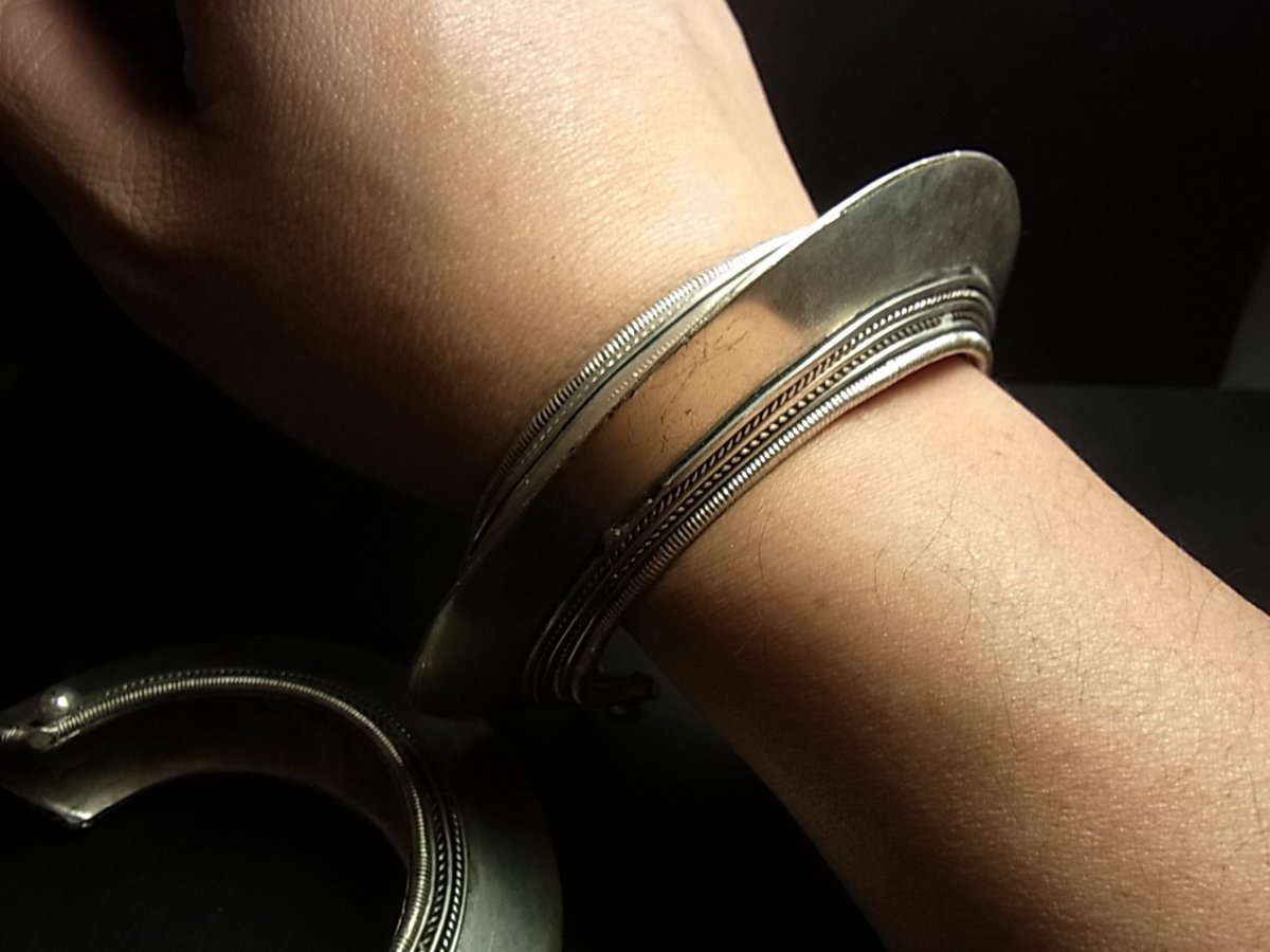 画像5: 貴州ミャオ族のシルバーバングル(ミャオ銀)　両手用（一対売り）トライバル (5)