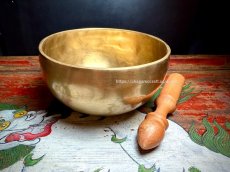 画像1: シンギングボウル・チベット密教法具（Tibetan Singing Bowl）手打ち製・約130mm (1)