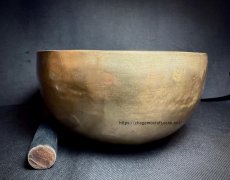 画像1: シンギングボウル・チベット密教法具（Tibetan Singing Bowl）手打ち製・大　（約19cm） (1)