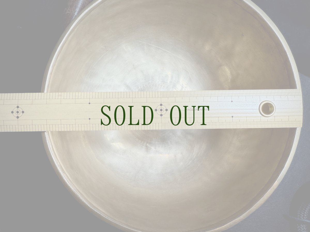 画像6: シンギングボウル・チベット密教法具（Tibetan Singing Bowl）手打ち製・大　（約19cm） (6)