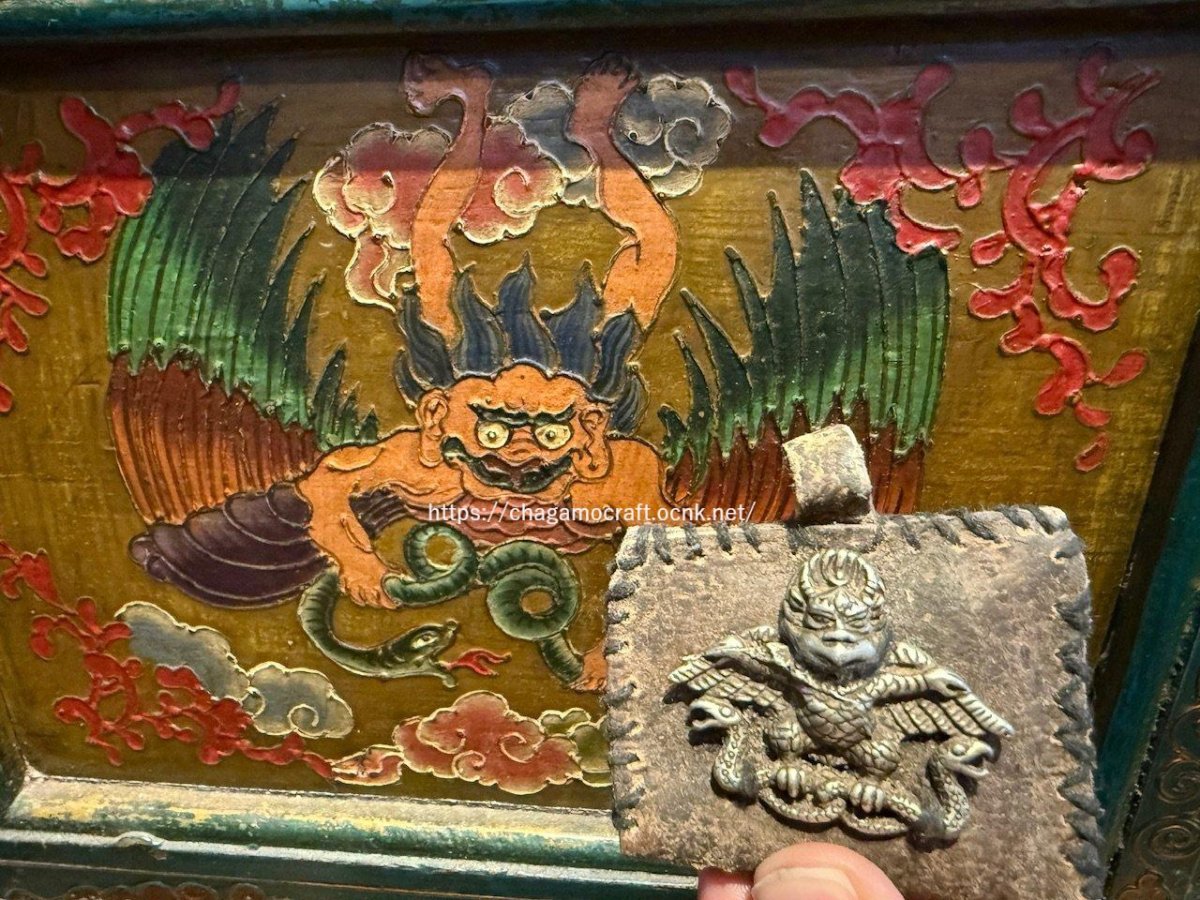 画像7: チベットの護符・霊鳥キュン(Khyun)のトクチャ と革製ガウ　 (7)