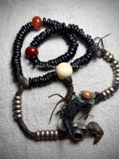 画像2: チベット・老紫檀とペマラカ、数珠カウンターの御数珠　( Old TIbetan rose wood beads  mala )　アンティーク (2)