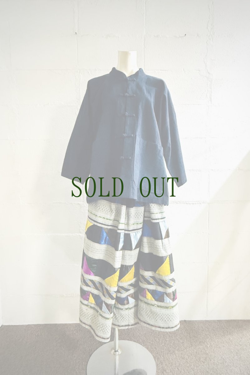 画像4: 本藍染・マオカラー/カンフージャケット（ミャオ族・手紬手織りビンテージ木綿）レディース向け (4)