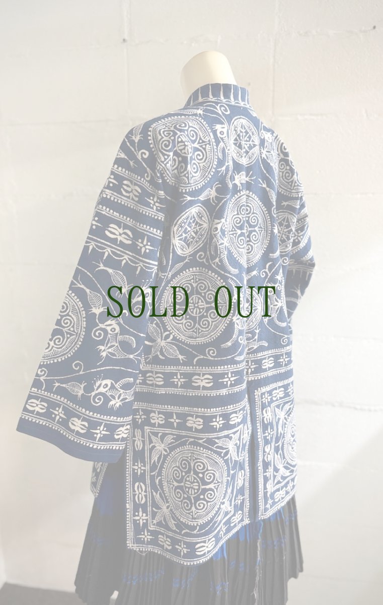 画像6: 革家苗族（Ge jia Miao/ガージアミャオ族）　マオカラージャケット・木綿・藍染・ろうけつ染め (6)