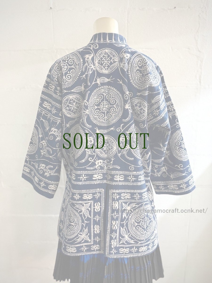 画像8: 革家苗族（Ge jia Miao/ガージアミャオ族）　マオカラージャケット・木綿・藍染・ろうけつ染め (8)