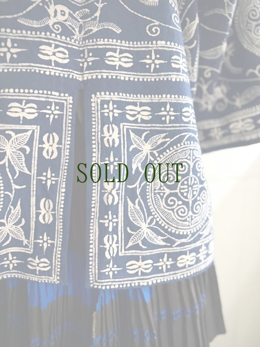 画像7: 革家苗族（Ge jia Miao/ガージアミャオ族）　マオカラージャケット・木綿・藍染・ろうけつ染め (7)