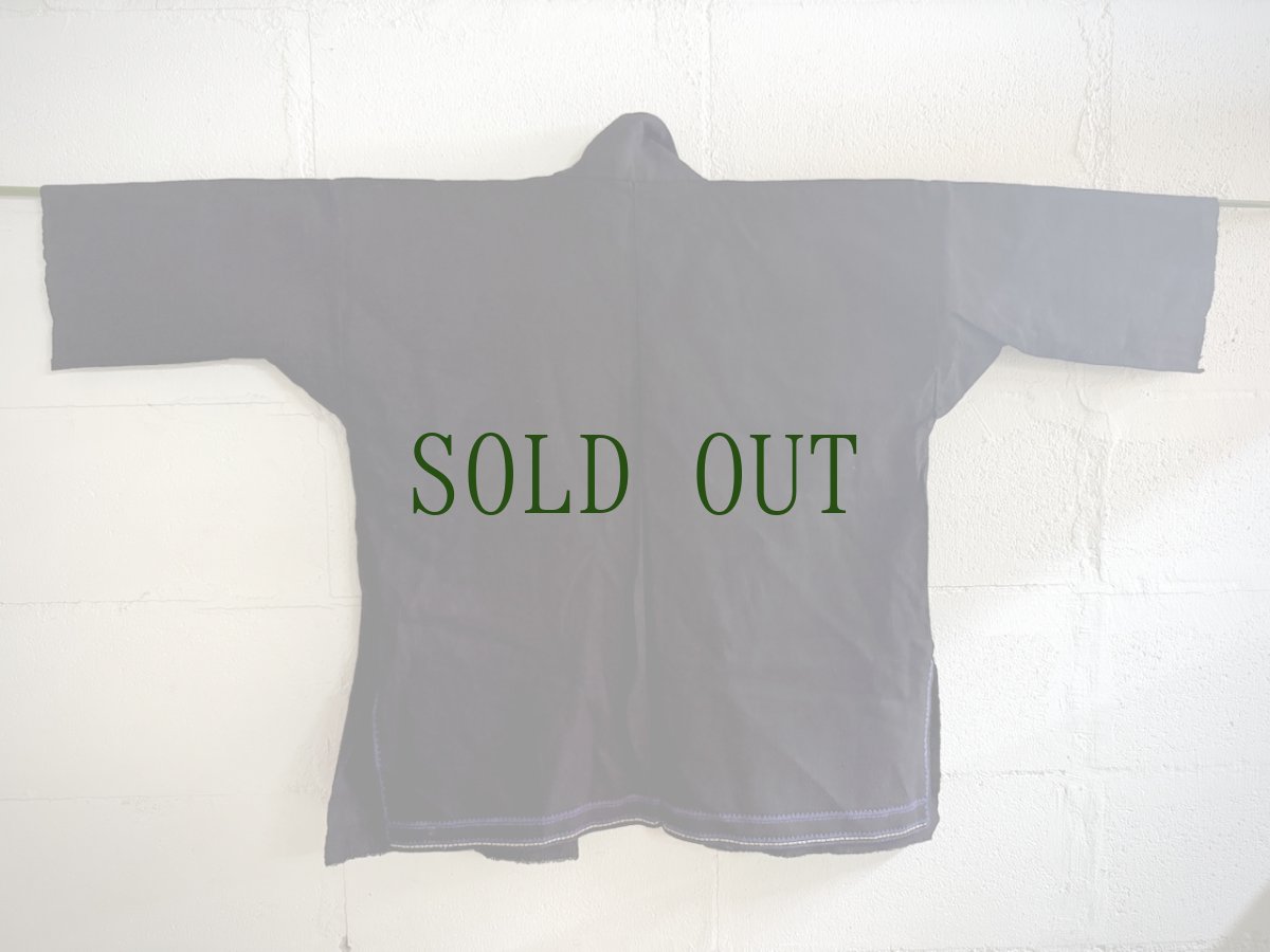 画像9: 従江苗族(cong jiang miao /ツォンジャン・ミャオ族)　藍染・亮布麻製・刺繍羽織り　 (9)