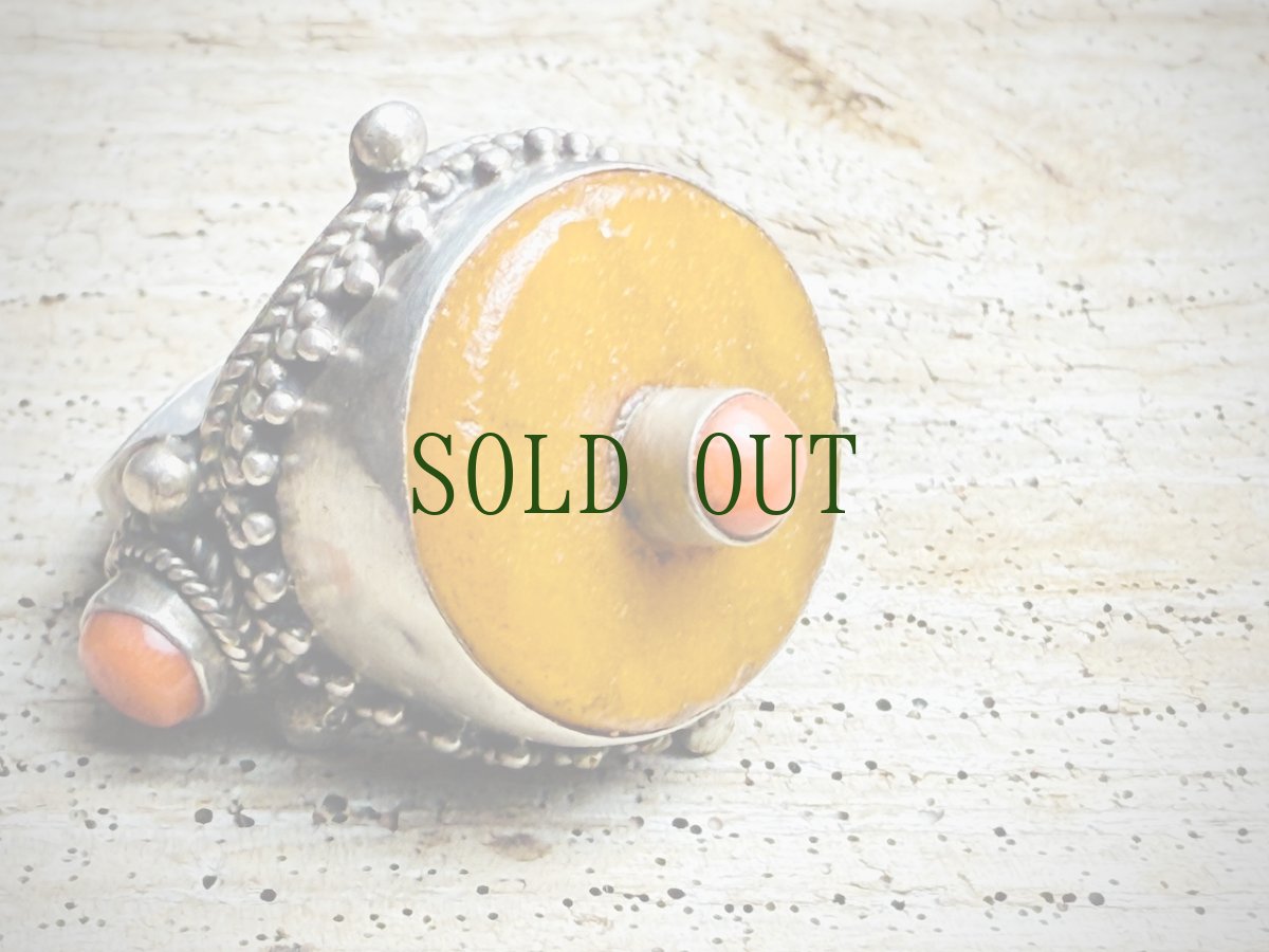 画像4: チベタン・オールドアンバーの銀製リング（925）（Tibetan old amber silver ring）蜜蝋琥珀 (4)