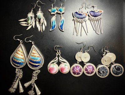 画像1: ミャオ族（苗族）の苗銀製・ろうけつ藍染め古裂ピアス・渦巻/  Miao Old embroidery earrings