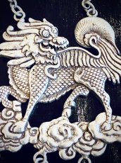 画像5: ミャオ族（苗族）のトラディショナル首飾り（苗銀製)　聖獣・麒麟/　鈴付き・ネックレス　 (5)