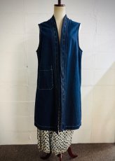 画像3: 本藍染・ロング丈　ノースリーブ　羽織りジャケット　（ミャオ族・手紬手織りビンテージ木綿） (3)