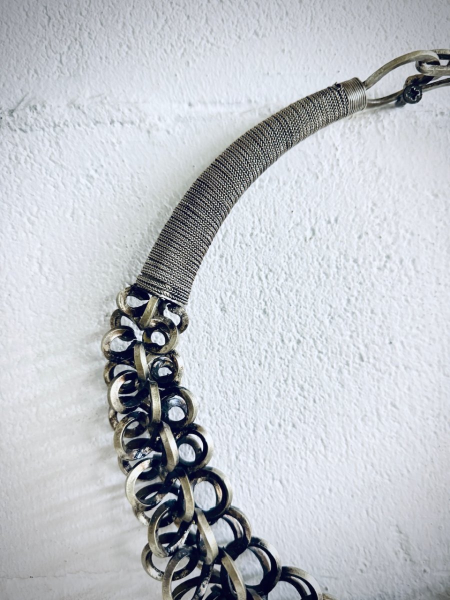 画像9: ミャオ族のハレの日盛装用、首飾り（雷山県西江地区ほか）　ミャオシルバー(苗銀製) （大）　 (9)