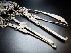 画像7: 貴州苗族（ミャオ族）の苗銀製衣裳飾り（根付）首飾り【マザーオブバタフライ】七宝 (7)