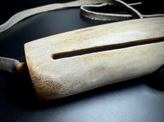 画像3: エルク角製　遮光器・ストレート　チャガモクラフト特注　(ユピック族/エスキモー)　台座付き　 (3)
