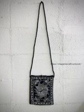 画像2: ガージア・ミャオ族（革家苗族）ろうけつ藍染（藍印花布）古布リメイク、ショルダーミニポーチ (2)