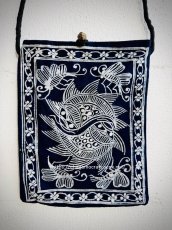 画像1: ガージア・ミャオ族（革家苗族）ろうけつ藍染（藍印花布）古布リメイク、ショルダーミニポーチ (1)
