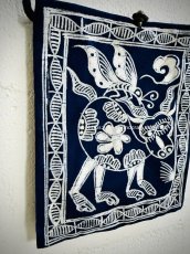 画像3: ガージア・ミャオ族（革家苗族）ろうけつ藍染（藍印花布）古布リメイク、ショルダーミニポーチ (3)