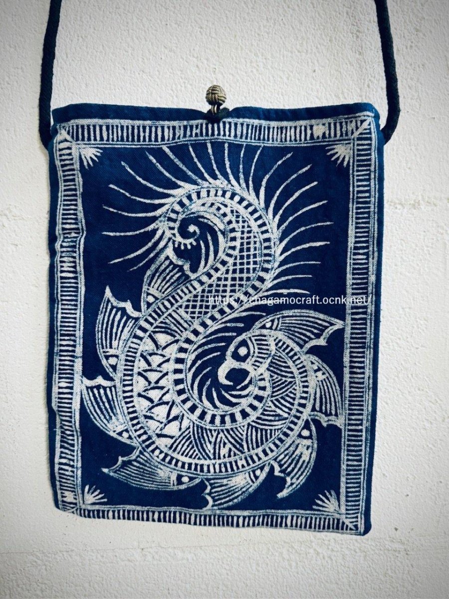 画像1: ガージア・ミャオ族（革家苗族）ろうけつ藍染（藍印花布）古布リメイク、ショルダーミニポーチ (1)