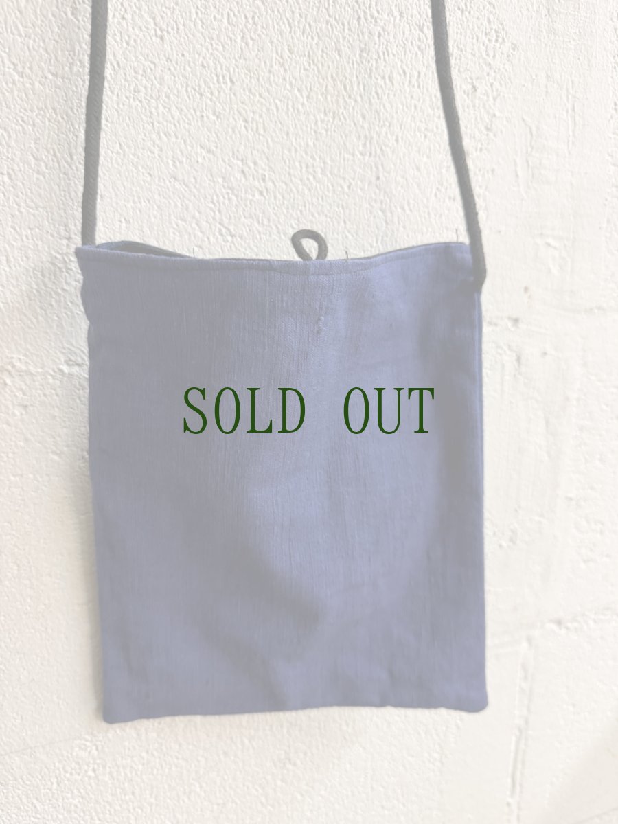 画像4: 革家苗族（ミャオ族）ろうけつ藍染（印花布）古布リメイク、ショルダーミニポーチ (4)