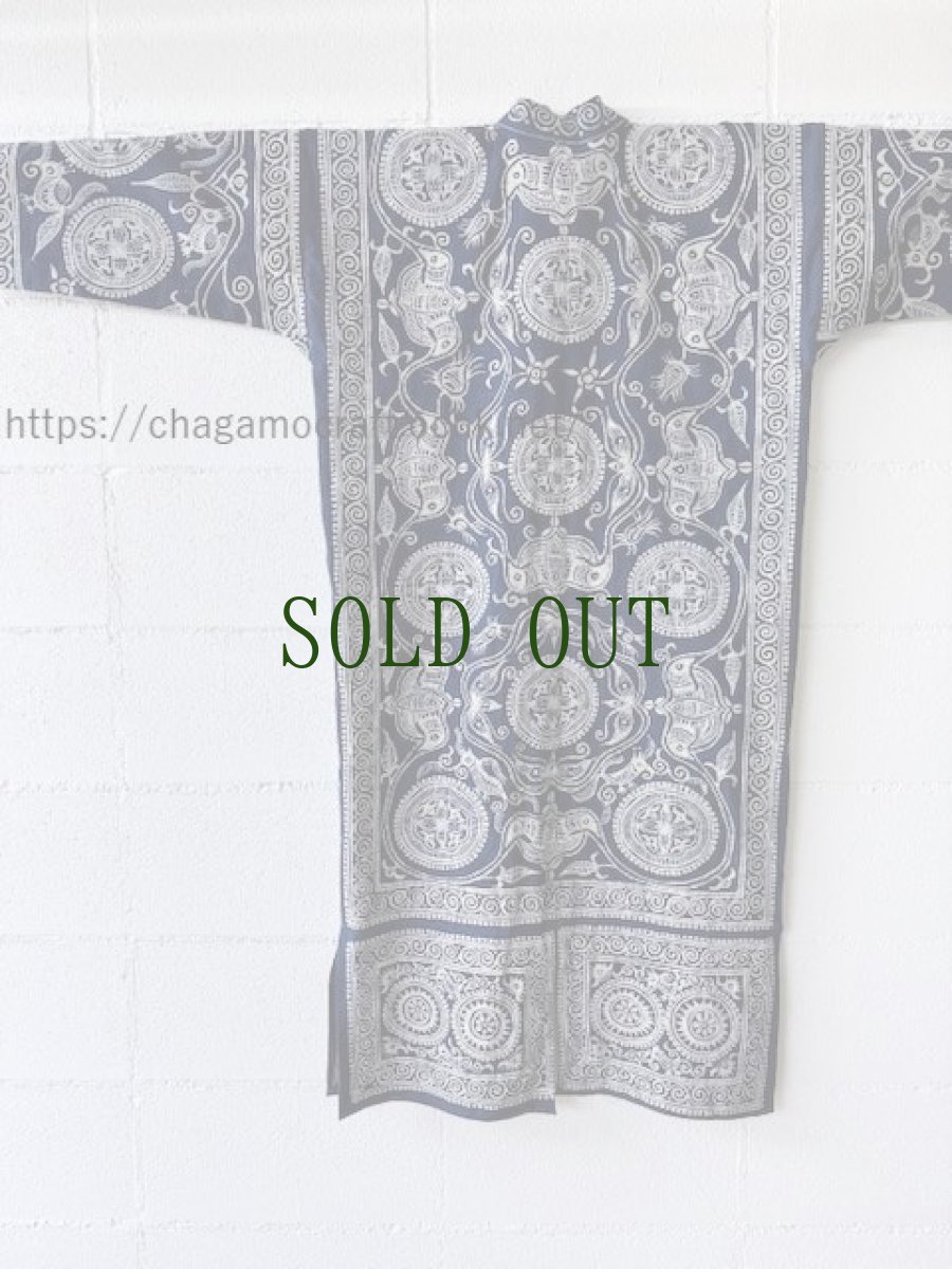 画像7: 革家苗族（ガージア・ミャオ族）トラディショナル・マオカラーロング丈ジャケット　（木綿・藍染・ろうけつ染め） (7)