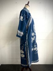 画像7: 革家苗族（ガージア・ミャオ族）藍印花布チャイナカラードレス（ロング丈）　木綿・藍染・ろうけつ染め (7)