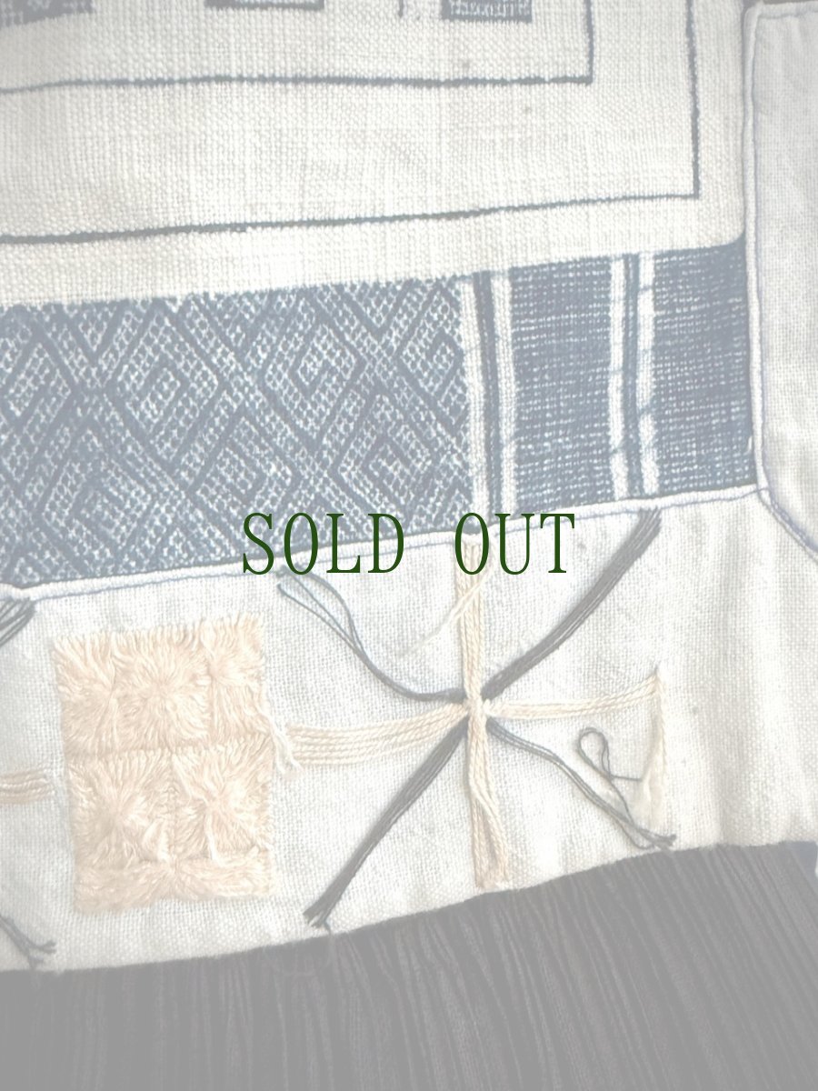 画像6: バイクーヤオ族（白裤瑶族）・上衣（貫頭衣）・藍染、ろうけつ、野蚕糸刺繍（アンティーク） (6)