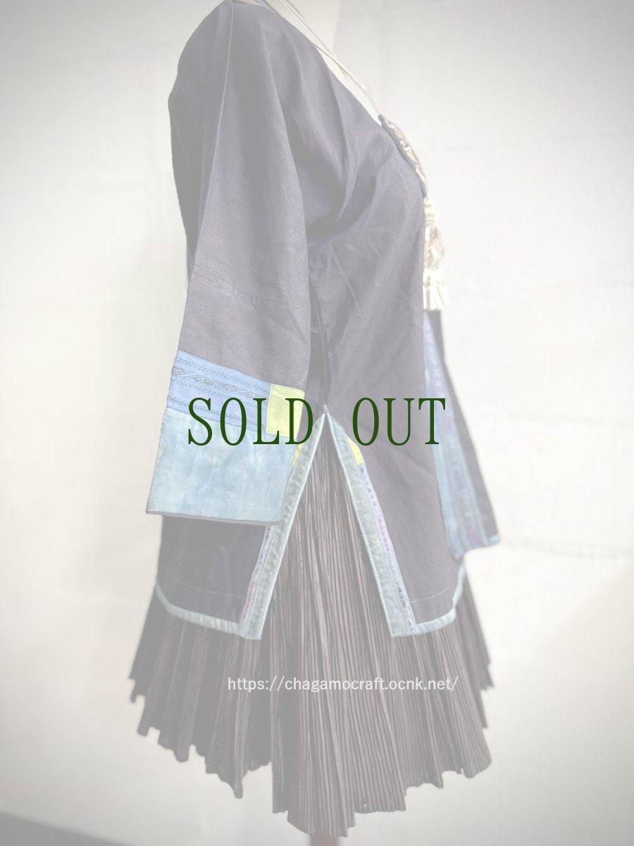 画像5: トン族（侗族）　藍染亮布（木綿）・野蚕糸刺繍　前開き ジャケット（ビンテージ）　 (5)