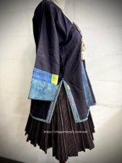 画像5: トン族（侗族）　藍染亮布（木綿）・野蚕糸刺繍　前開き ジャケット（ビンテージ）　 (5)