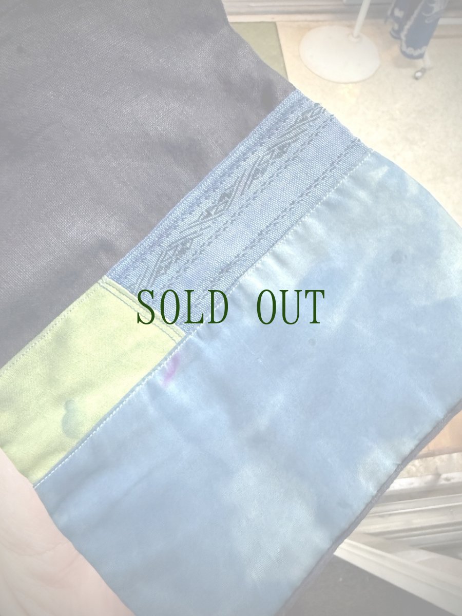 画像7: トン族（侗族）　藍染亮布（木綿）・野蚕糸刺繍　前開き ジャケット（ビンテージ）　 (7)