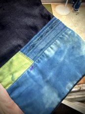 画像7: トン族（侗族）　藍染亮布（木綿）・野蚕糸刺繍　前開き ジャケット（ビンテージ）　 (7)