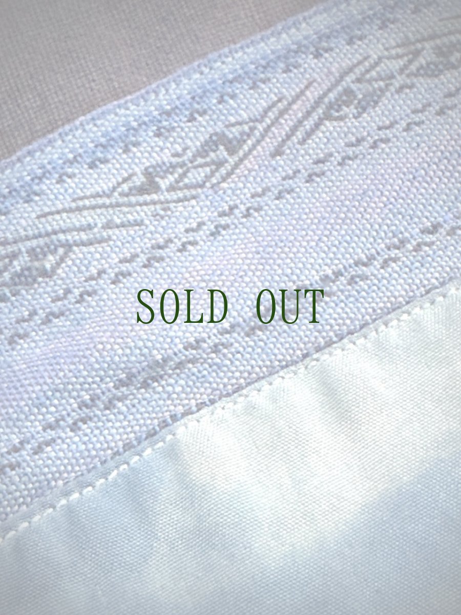 画像8: トン族（侗族）　藍染亮布（木綿）・野蚕糸刺繍　前開き ジャケット（ビンテージ）　 (8)