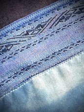 画像8: トン族（侗族）　藍染亮布（木綿）・野蚕糸刺繍　前開き ジャケット（ビンテージ）　 (8)