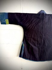 画像3: トン族（侗族）　藍染亮布（木綿）・野蚕糸刺繍　前開き ジャケット（ビンテージ）　 (3)