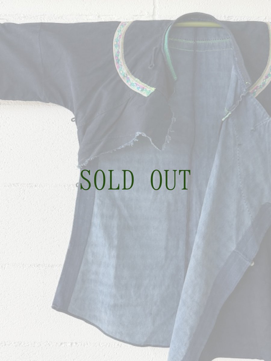 画像3: 六盘水・布依族（プイ族・Bou yei ）木綿藍染め・刺繍　チャイナチュニック上衣（ビンテージ） (3)