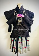 画像2: ミャオ族の刺繍古裂（マザーオブバタフライ）と聖獣修狃（xiuniu）のシルバーネックレス(苗銀製) (2)