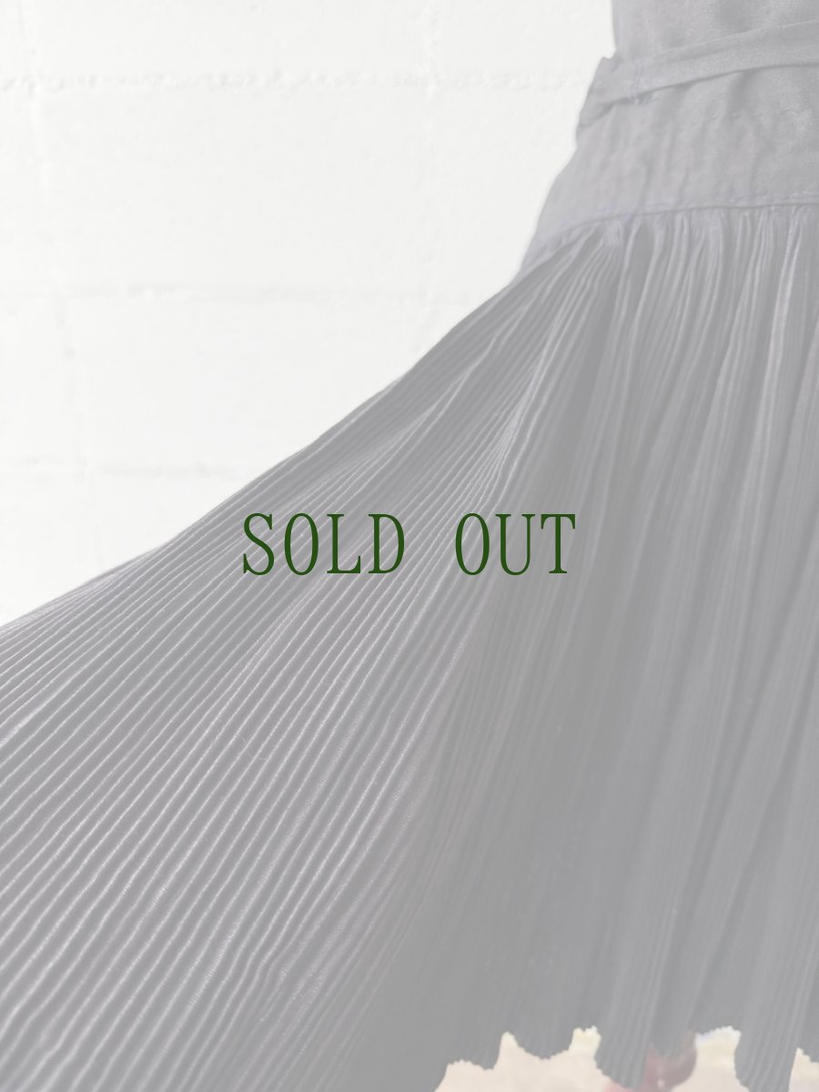 画像3: 侗族・リャンブー（亮布・Liang Bu）木綿藍染め光沢加工・プリーツ巻スカート（ビンテージ）トン族 (3)