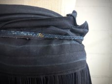 画像6: 貴州省・雷山県西江苗族（レイシャン・ミャオ族）　木綿製　藍染め　ロング丈プリーツスカート（アンティーク） (6)