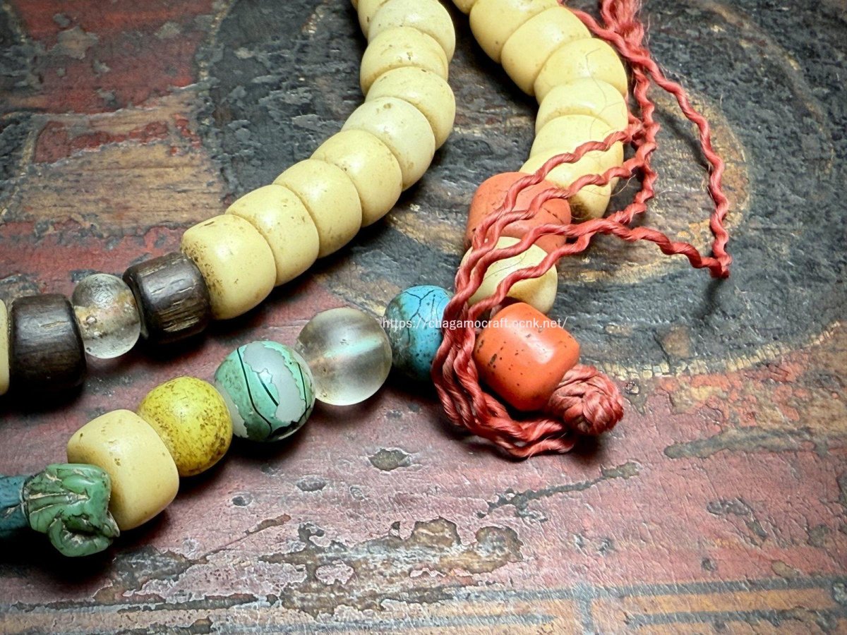 画像2: チベットのアンティーク念珠 (old tibetan  mala ) シェルパコーラル・ターコイズ・玻璃玉 (2)