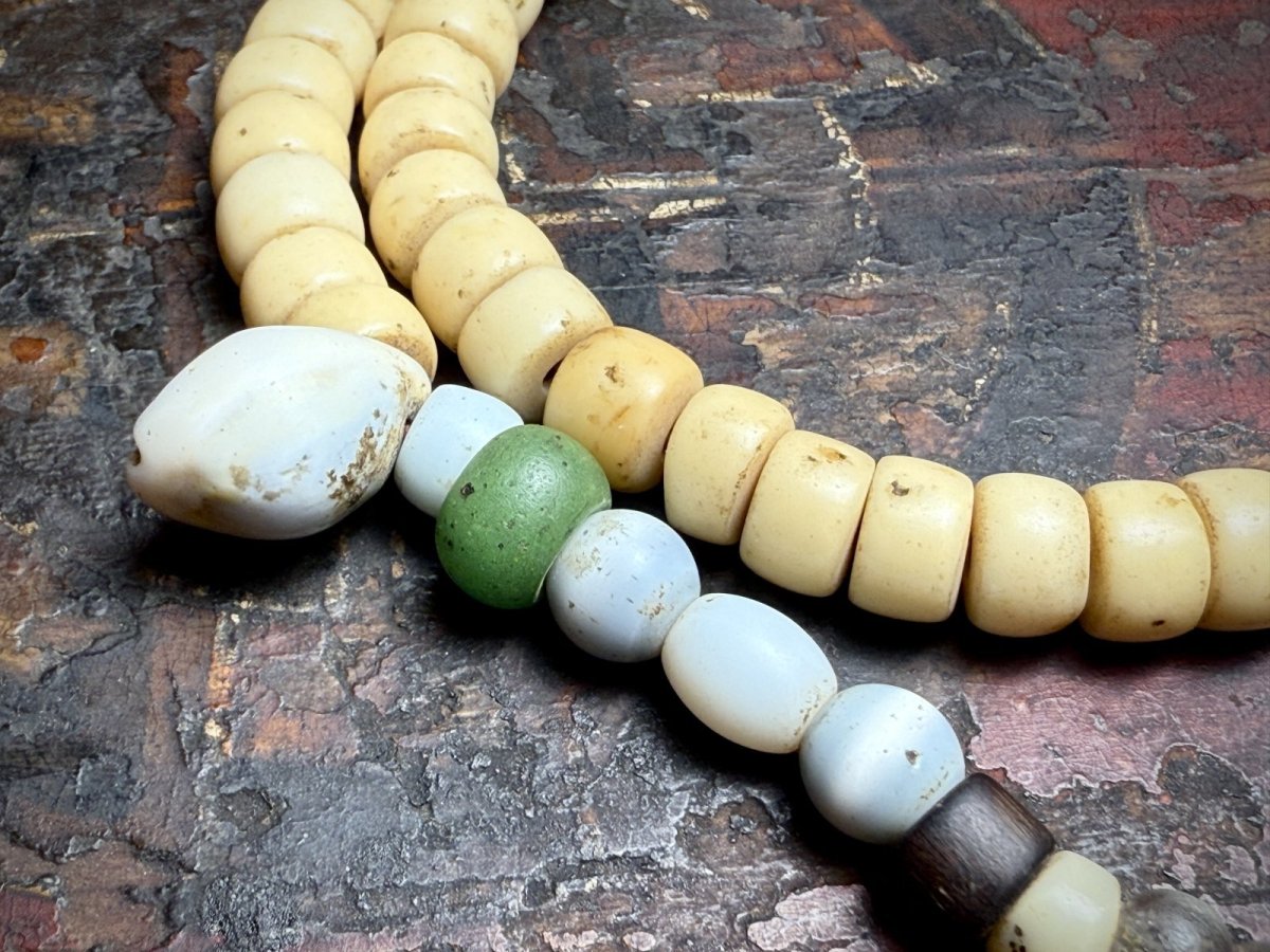 画像4: チベットのアンティーク念珠 (old tibetan  mala ) シェルパコーラル・ターコイズ・玻璃玉 (4)