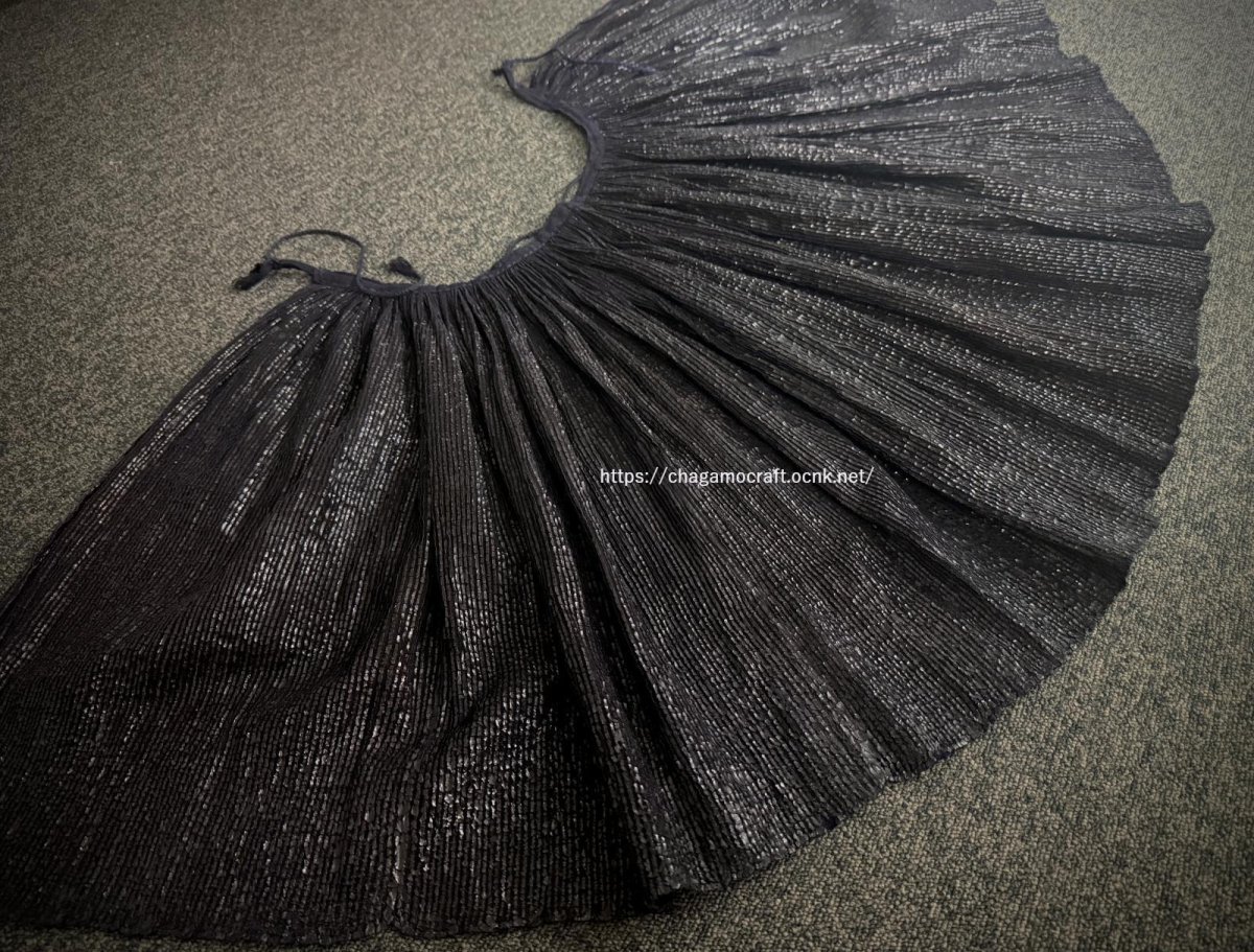 画像10: 従江侗族・牛膠仕上げ亮布（リャンブー・Liang Bu）木綿藍染め・プリーツ巻スカート（ビンテージ）トン族 (10)