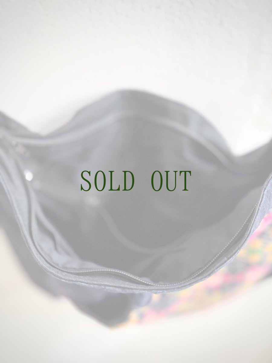 画像4: 貴州省・壮族（チワン）藍染・木綿・織布　ショルダーバッグ (4)