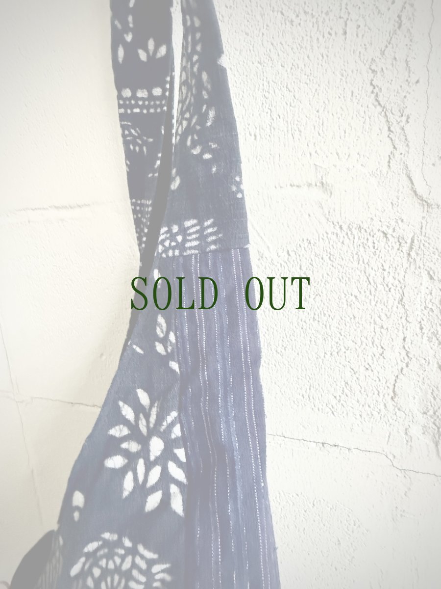 画像4: 貴州省・壮族（チワン）藍染・木綿・織布　ショルダーバッグ (4)