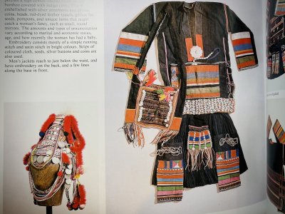 画像1: ハニ族(アカ族/哈尼族)藍染め大麻製、刺繍 脚絆一対 (アンティーク)