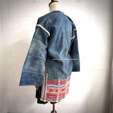 画像2: ハニ族（アカ族/哈尼族）藍染め大麻製、刺繍　上衣　（アンティーク） (2)