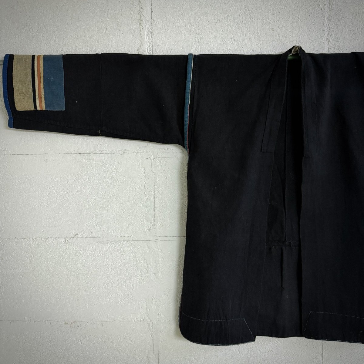 画像4: ハニ族(アカ族/哈尼族)藍染め大麻製、刺繍 上衣 (アンティーク) (4)