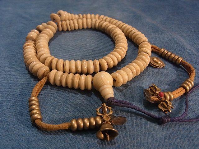 ヤクの骨のお数珠 （アンティーク チベタンMALA）トゥルク - Chagamocraft (チャガモクラフト)