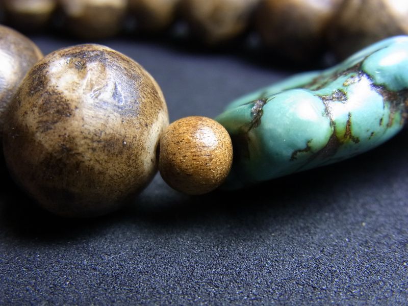 Old TIbetan turquoise and Puｍtek beads チベタン天然ターコイズ(yu