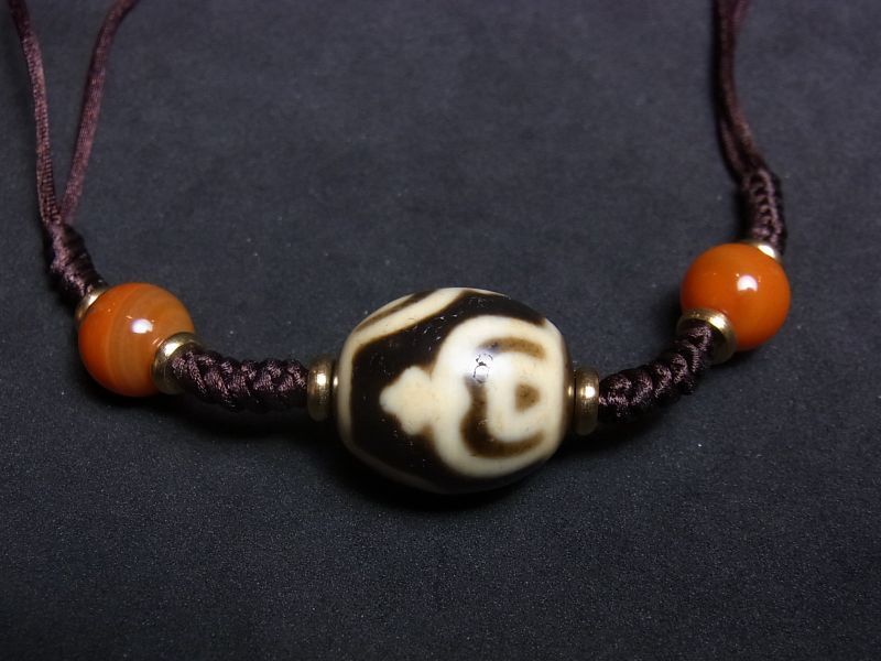 ジービーズ（dzi pum pa）宝瓶天珠と瑪瑙の首飾り - Chagamocraft 