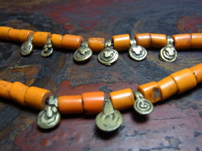 Old NAGA glass beads and Brass Baule charm ,ナガ族アンティーク