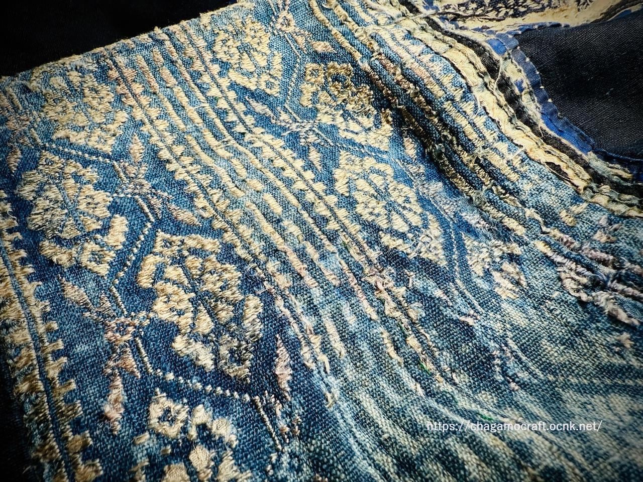 貴州省・革東苗族(ge dong miao/グードン・ミャオ) 木綿藍染、絹刺繍